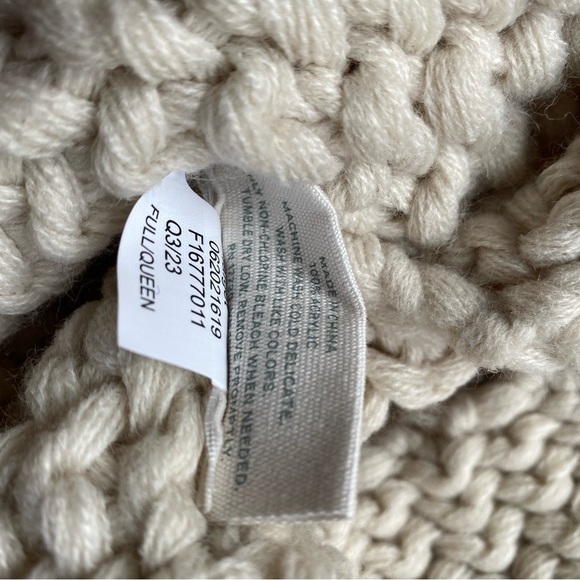 Casaluna Hand-Knit bed throw - Natural NWT - Picture 7 of 9